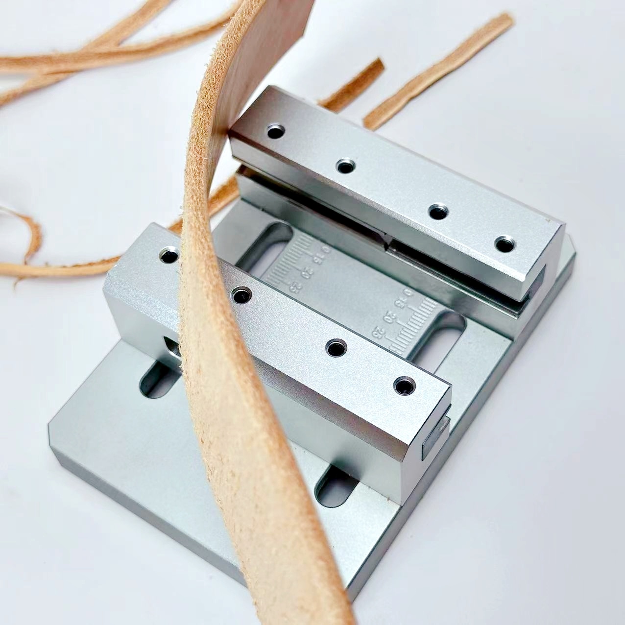 벨트 가장자리 다듬기 기계, 벨트 반원형 베벨러, 벨트 - Leatherwork Machine 리뷰 및 가격